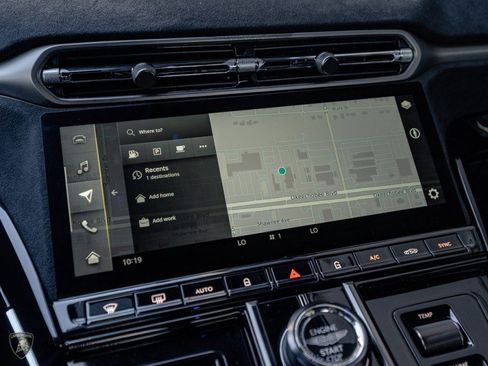 Used 2025 Aston Martin V8 Vantage Coupe image 12