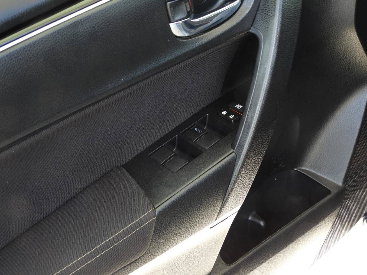 Used 2019 Toyota Corolla LE FWD image 40