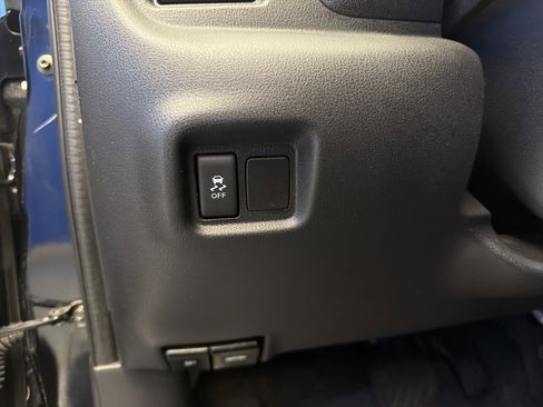 Used 2015 Nissan Versa FWD image 15