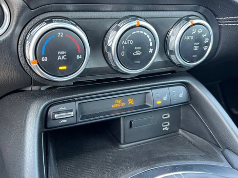 Used 2025 MAZDA MX-5 Miata RF Grand Touring RWD image 25