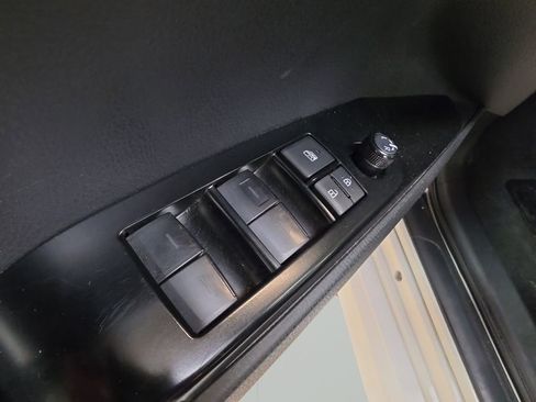 Used 2025 Toyota Camry SE image 15