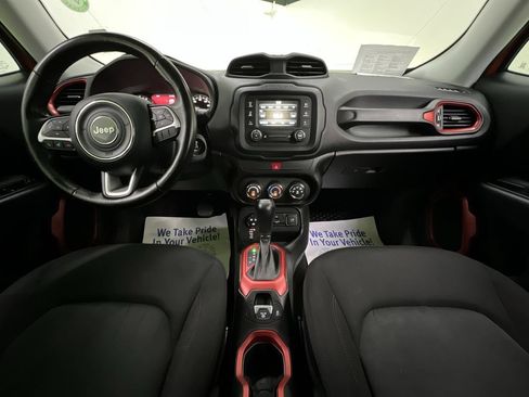 Used 2017 Jeep Renegade Trailhawk AWD/4WD image 19