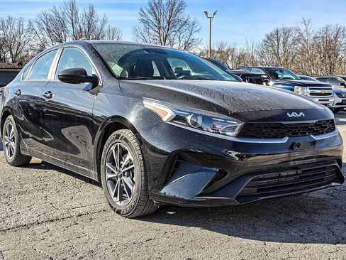 Used 2023 Kia Forte LXS image 1