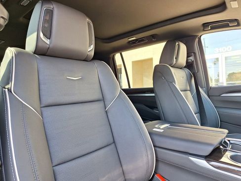 New 2026 Cadillac Escalade ESV Luxury w/ LPO, Radiant Package image 29