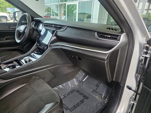 Used 2023 Jeep Grand Cherokee L Laredo AWD/4WD image 9