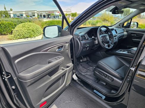 Used 2025 Honda Ridgeline RTL image 16