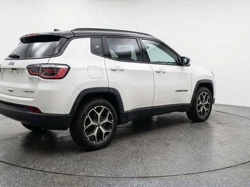 Used 2025 Jeep Compass Limited AWD/4WD image 9