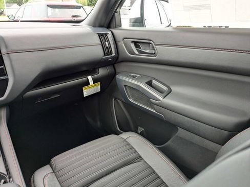 New 2025 Nissan Pathfinder Rock Creek image 19