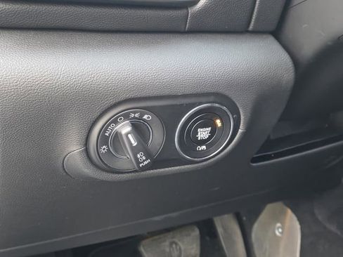 Used 2018 Maserati Levante image 16