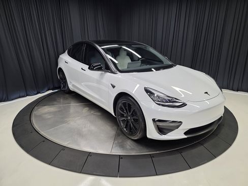 Used 2021 Tesla Model 3 Standard Range Plus image 6