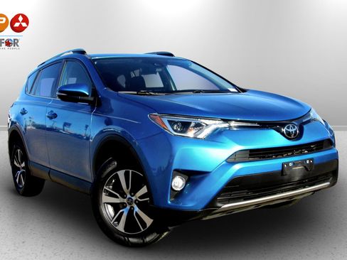 Used 2017 Toyota RAV4 XLE image 4