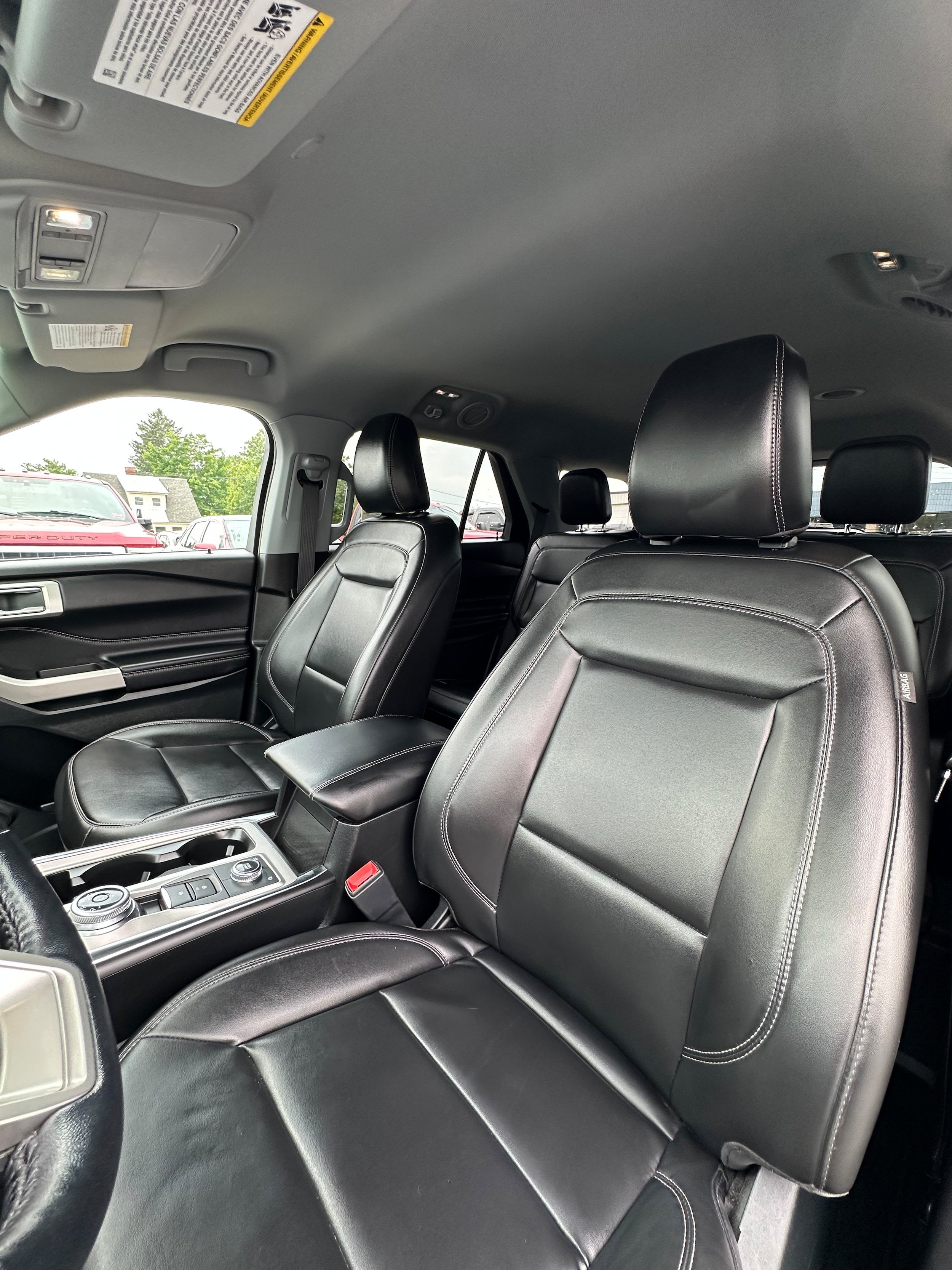 Used 2023 Ford Explorer XLT w/ Equipment Group 202A AWD/4WD image 13
