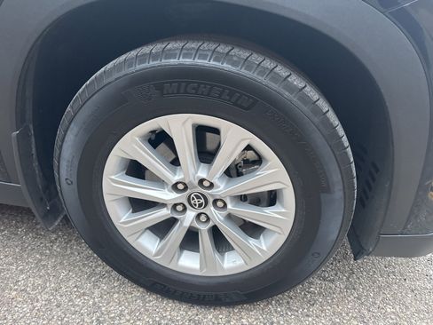 Used 2024 Toyota Grand Highlander XLE image 15