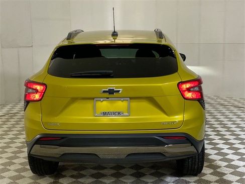 Used 2024 Chevrolet Trax ACTIV w/ Sunroof Package image 12