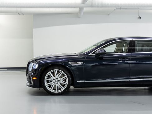 Certified 2026 Bentley Flying Spur V8 AWD/4WD image 14
