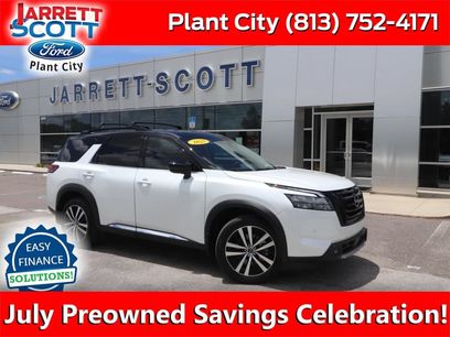 Used 2025 Nissan Pathfinder Platinum w/ Black Appearance Package