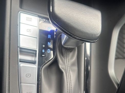 Used 2025 Hyundai Elantra SEL image 22