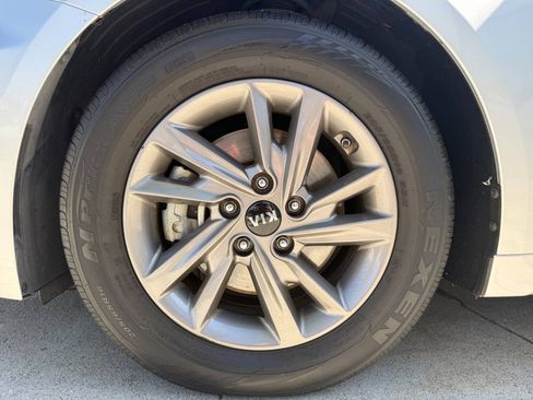Used 2020 Kia Optima LX FWD image 19
