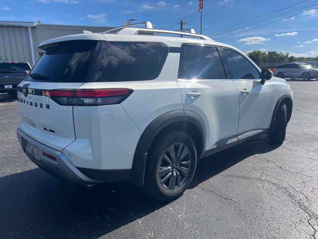 Used 2022 Nissan Pathfinder SL AWD/4WD image 3