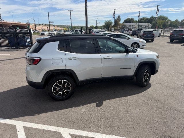Used 2025 Jeep Compass Trailhawk AWD/4WD image 14