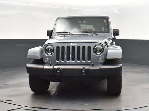 Used 2015 Jeep Wrangler Unlimited Rubicon w/ Connectivity Group image 10