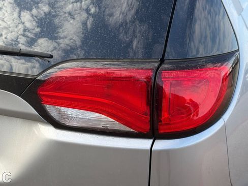 Used 2020 Chrysler Voyager Lxi FWD image 7
