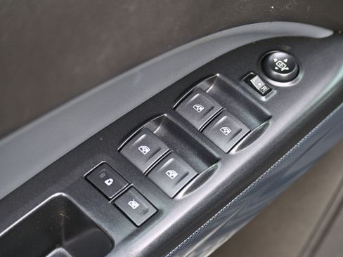 Used 2021 Chevrolet Colorado Z71 w/ Safety Package image 18