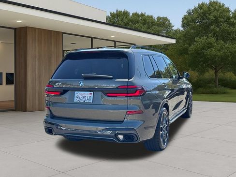 Used 2026 BMW X7 xDrive40i w/ M Sport Package AWD/4WD image 9