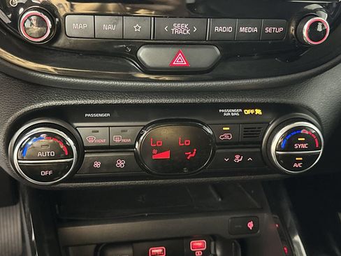 Used 2020 Kia Soul EX FWD image 19