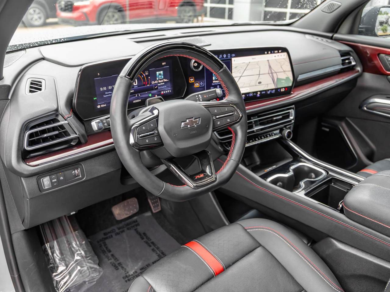 Used 2025 Chevrolet Traverse RS w/ LPO, Floor Liner Package FWD image 8