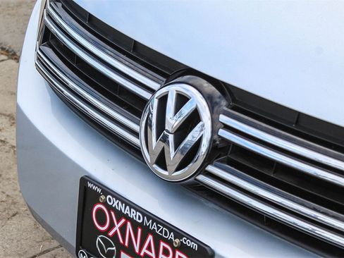 Used 2012 Volkswagen Tiguan SE image 9