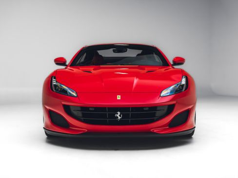 Used 2019 Ferrari Portofino RWD image 3