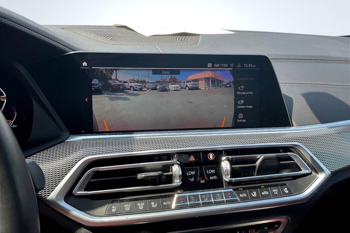 Used 2022 BMW X6 xDrive40i w/ M Sport Package AWD/4WD image 21