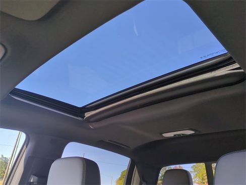 Used 2026 Chevrolet Colorado ZR2 w/ Technology Package image 22