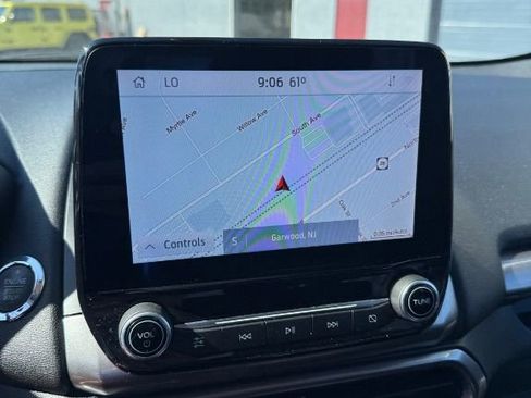 Used 2020 Ford EcoSport SE w/ SE Convenience Package image 4