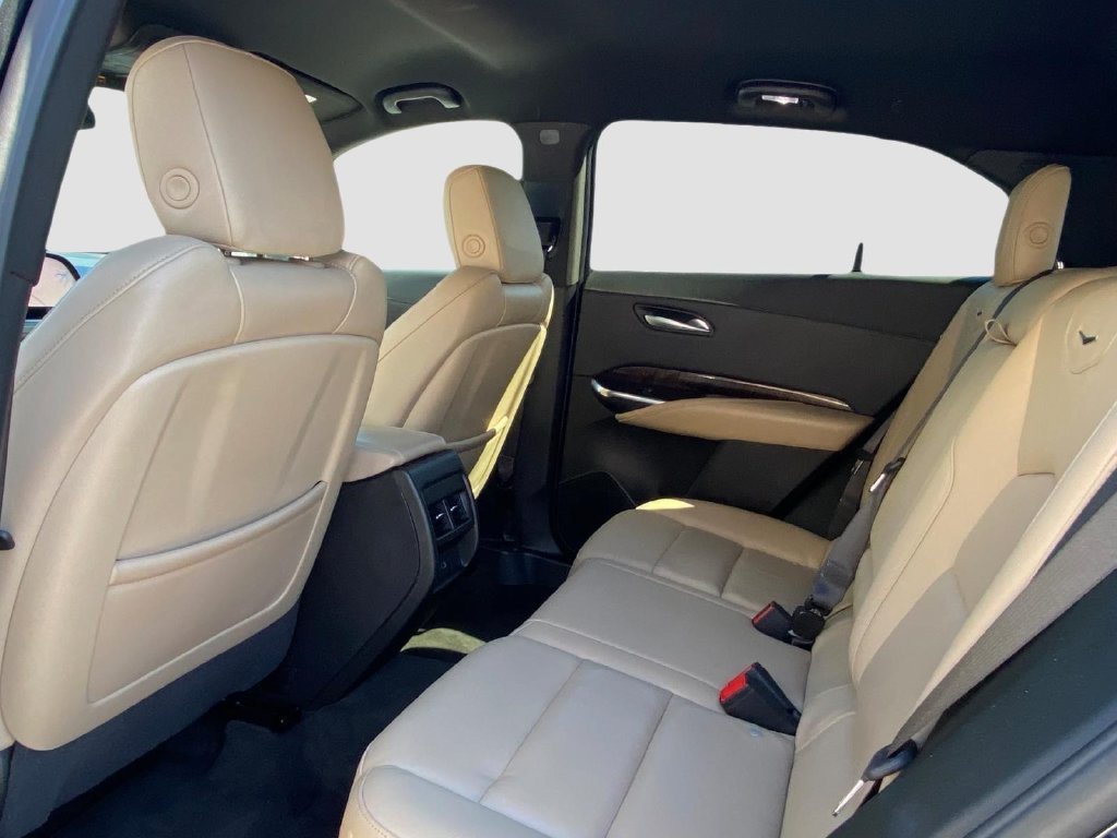 Used 2025 Cadillac XT4 Premium Luxury FWD image 19
