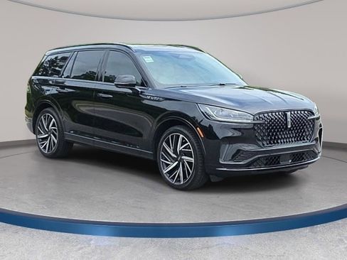 Used 2026 Lincoln Aviator Black Label w/ Jet Appearance Package AWD/4WD image 3