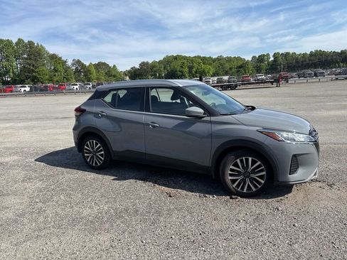 Used 2023 Nissan Kicks SV FWD image 5