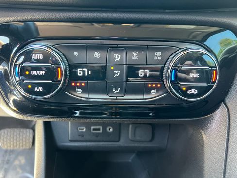 Used 2023 Buick Encore GX Select FWD image 33