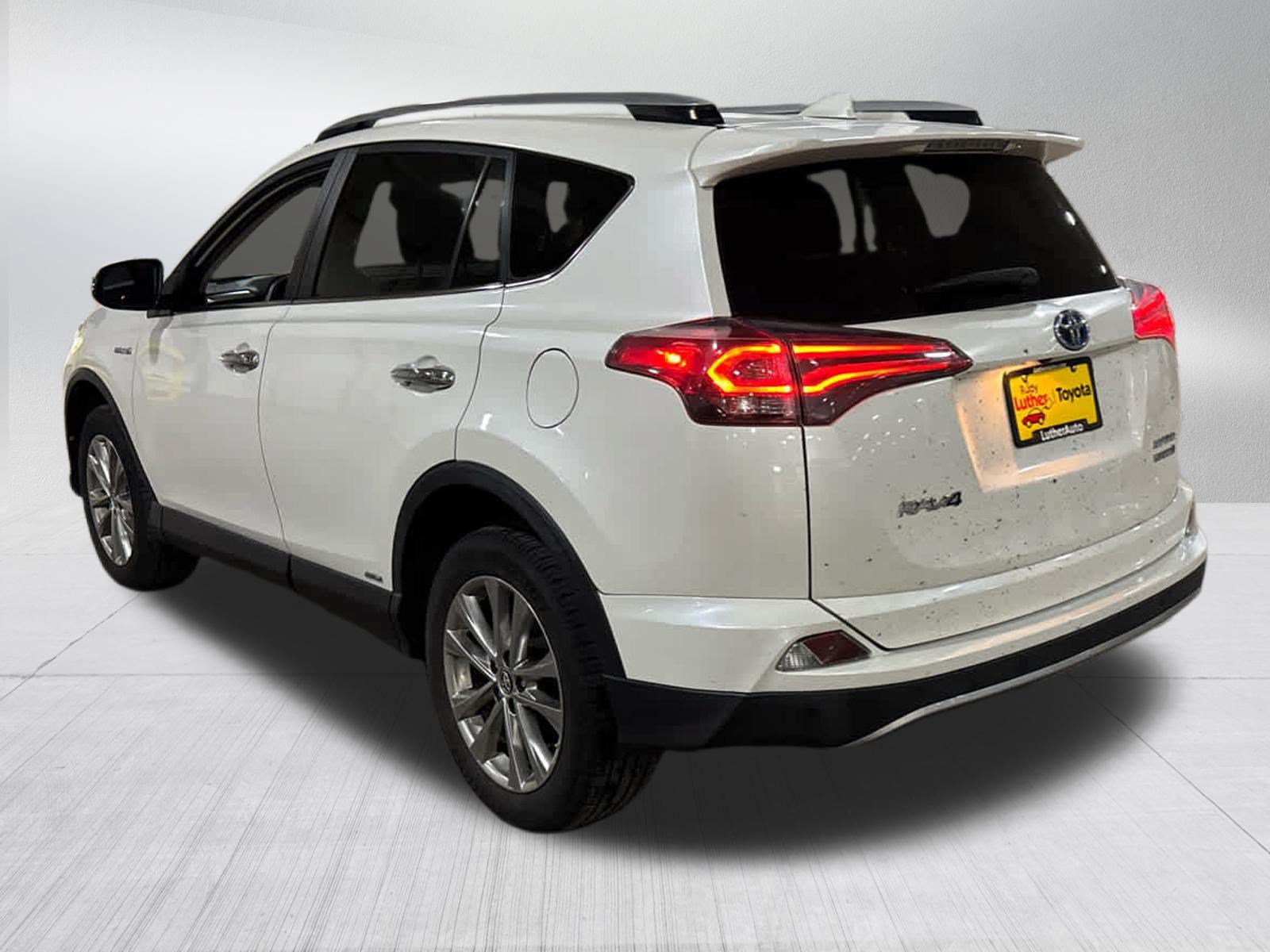Certified 2018 Toyota RAV4 Limited AWD/4WD image 4