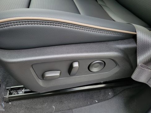 New 2026 GMC Canyon Denali w/ LPO, Black Badging Package image 22