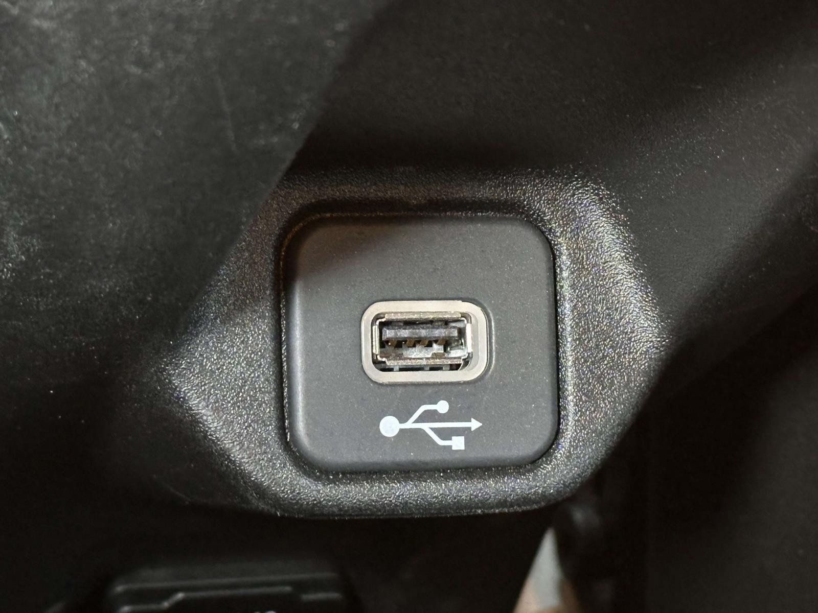 Used 2020 Jeep Renegade Limited AWD/4WD image 22