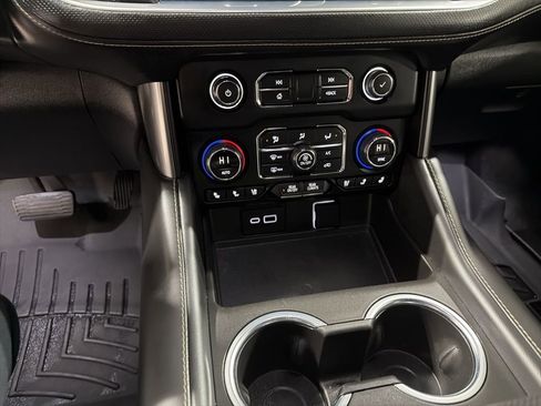 Certified 2023 Chevrolet Suburban Premier image 30