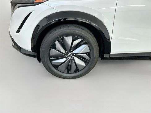 Used 2023 Nissan Ariya AWD image 11