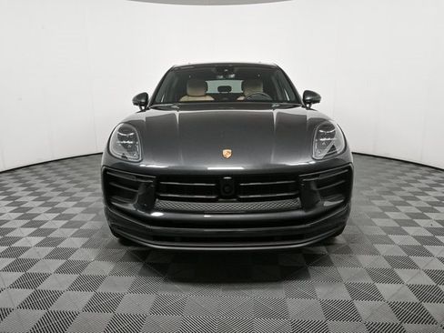 Certified 2025 Porsche Macan AWD image 37