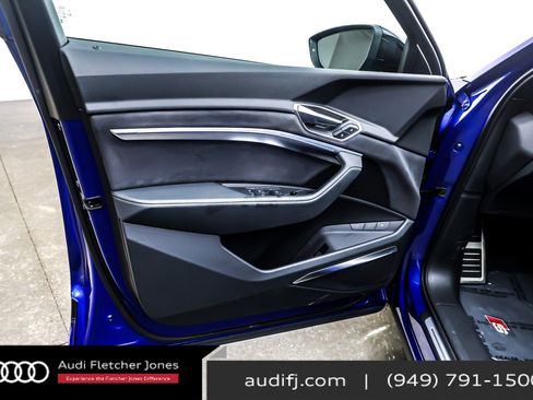 Used 2024 Audi SQ8 e-tron Premium Plus w/ Black Optic Package image 21