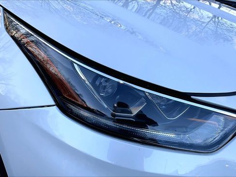 Used 2021 Toyota Highlander Platinum image 24