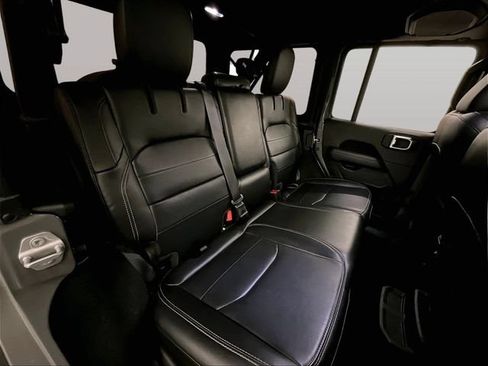 Used 2022 Jeep Wrangler Unlimited Sahara w/ Cold Weather Group AWD/4WD image 26