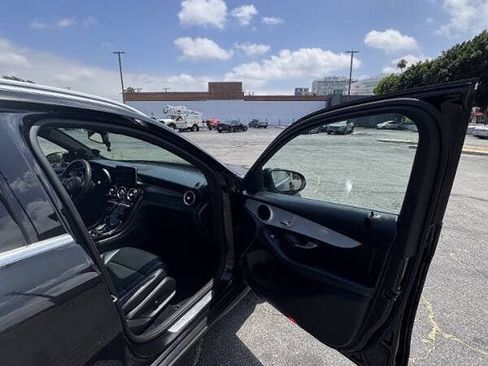 Used 2017 Mercedes-Benz GLC 300 image 12