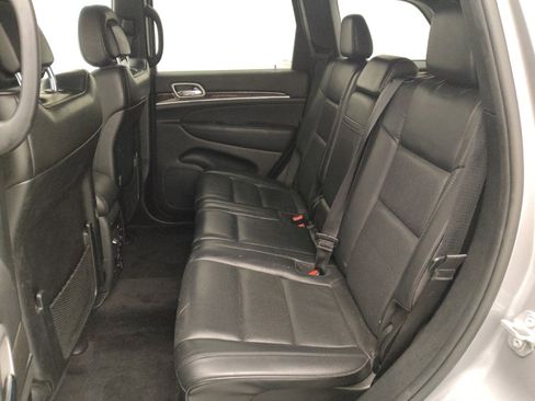 Used 2018 Jeep Grand Cherokee Overland AWD/4WD image 18